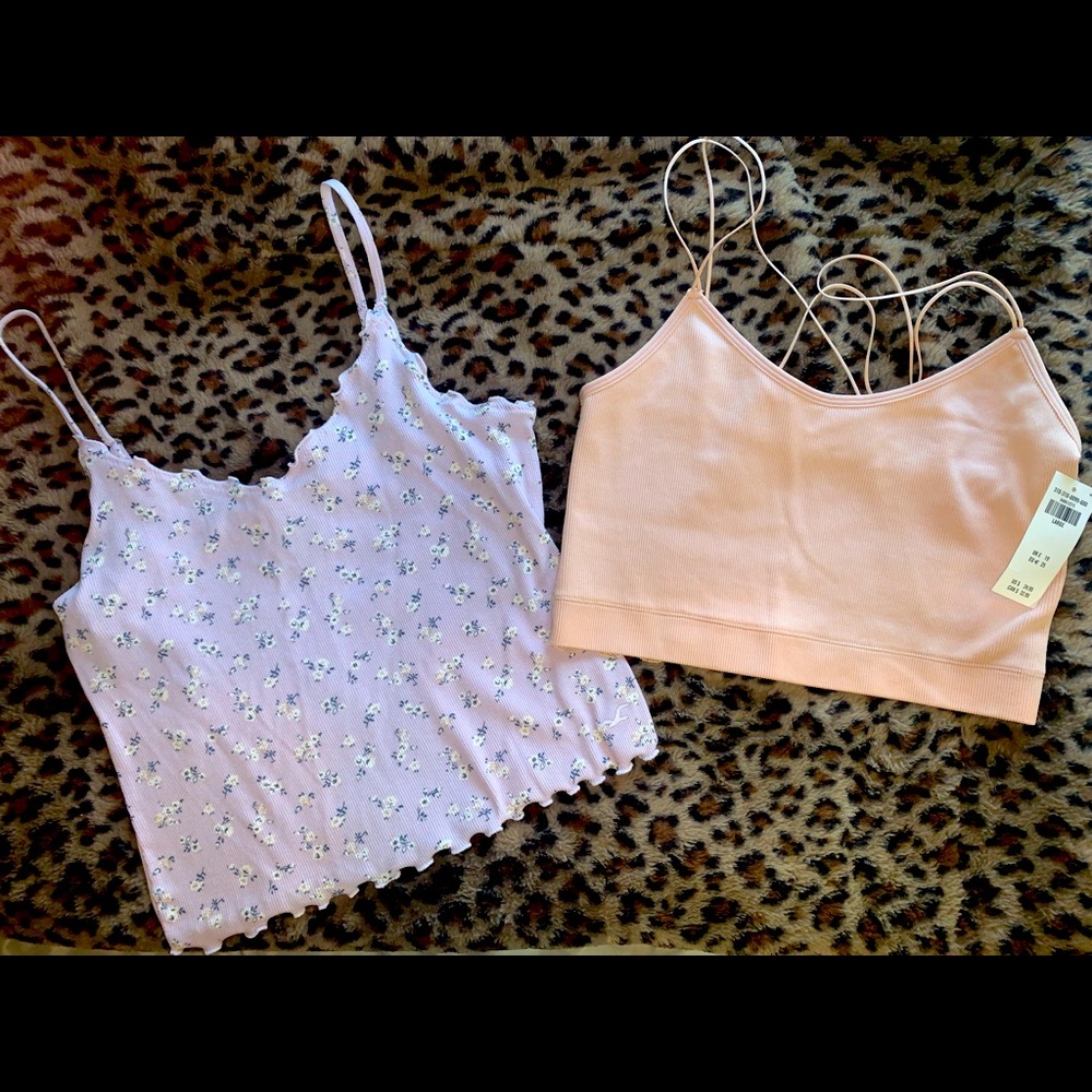 TWO TANK TOP BUNDLE Women’s large Hollister Tank Top/Crop Top